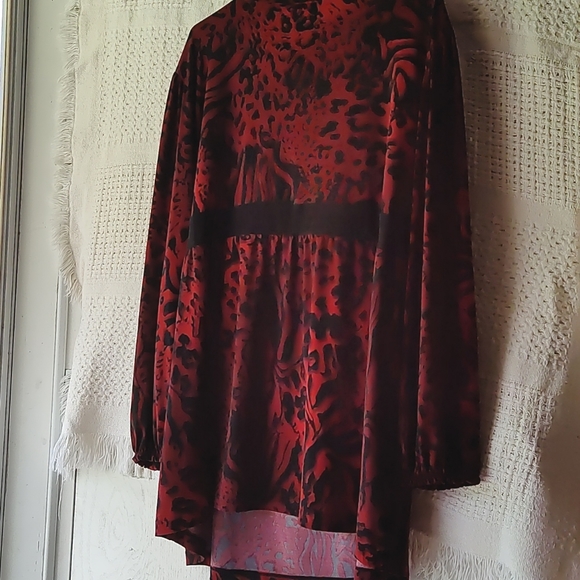 Red Black Fashion Bug 2X Top Metal Accents Leopard Cheetah Print - Picture 11 of 15